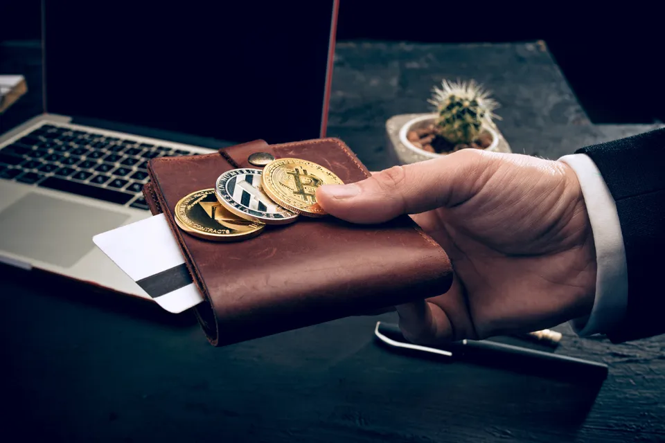 The Benefits and Risks of Investing in Cryptocurrencies